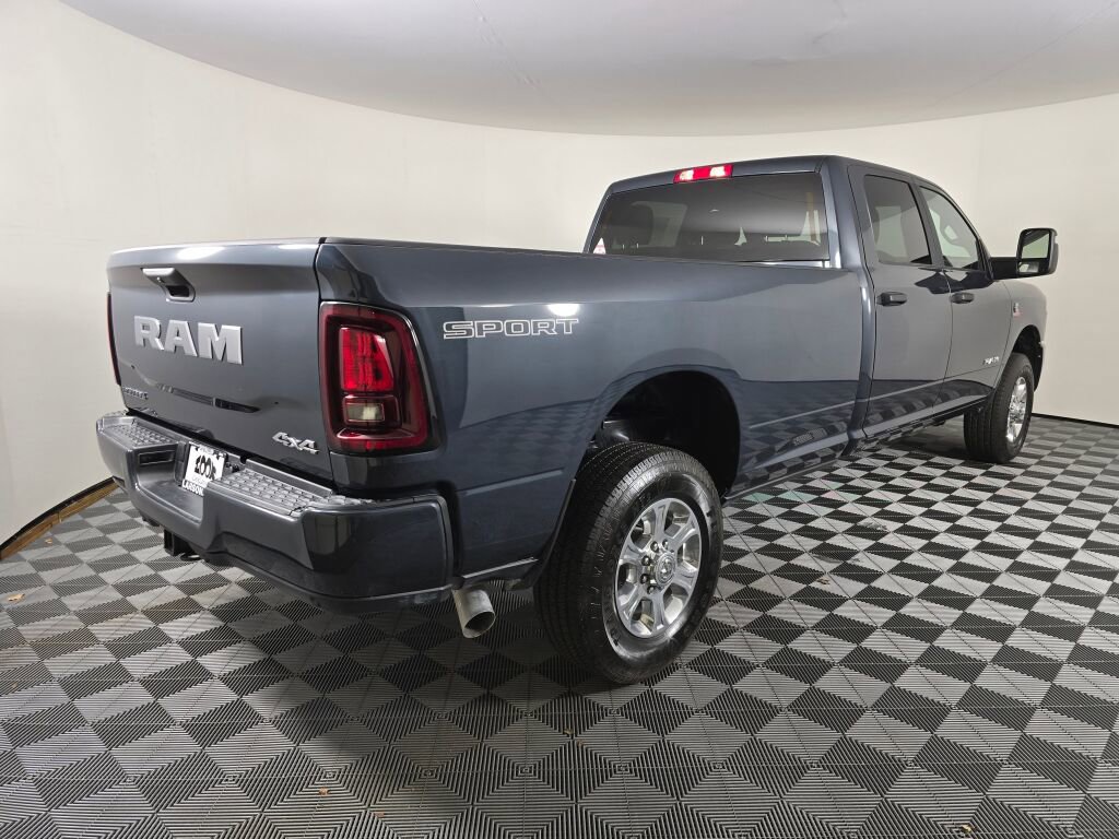 New 2026 RAM 2500 Big Horn AWD/4WD image 4