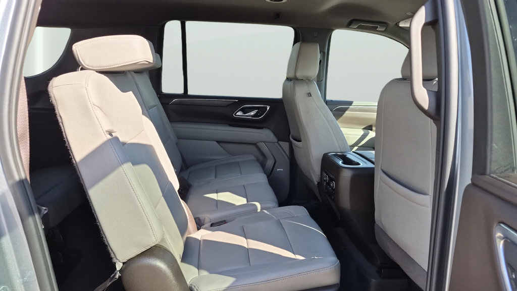 Used 2024 Chevrolet Suburban Z71 w/ Luxury Package AWD/4WD image 28