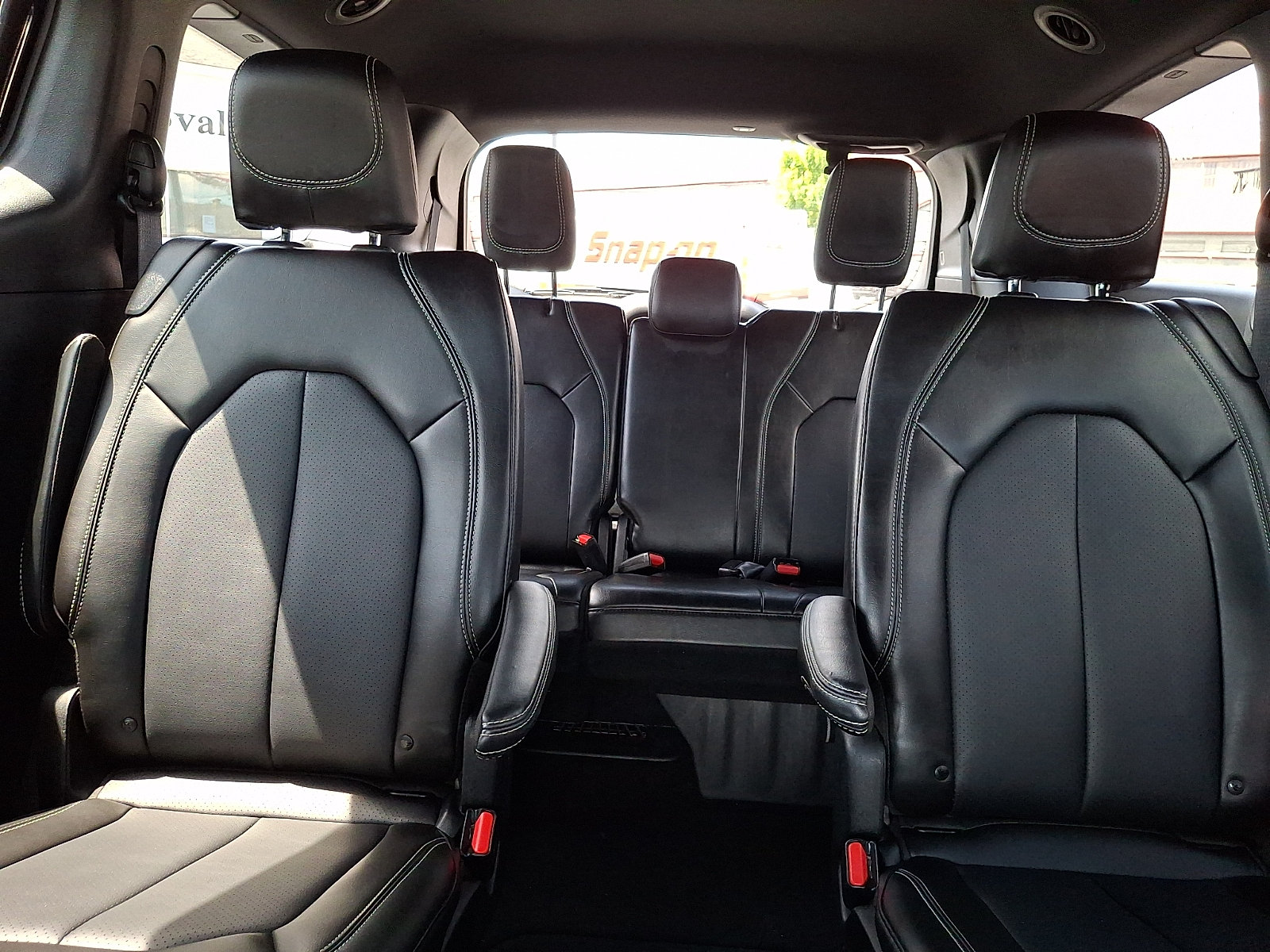 Used 2025 Chrysler Pacifica Select FWD image 29