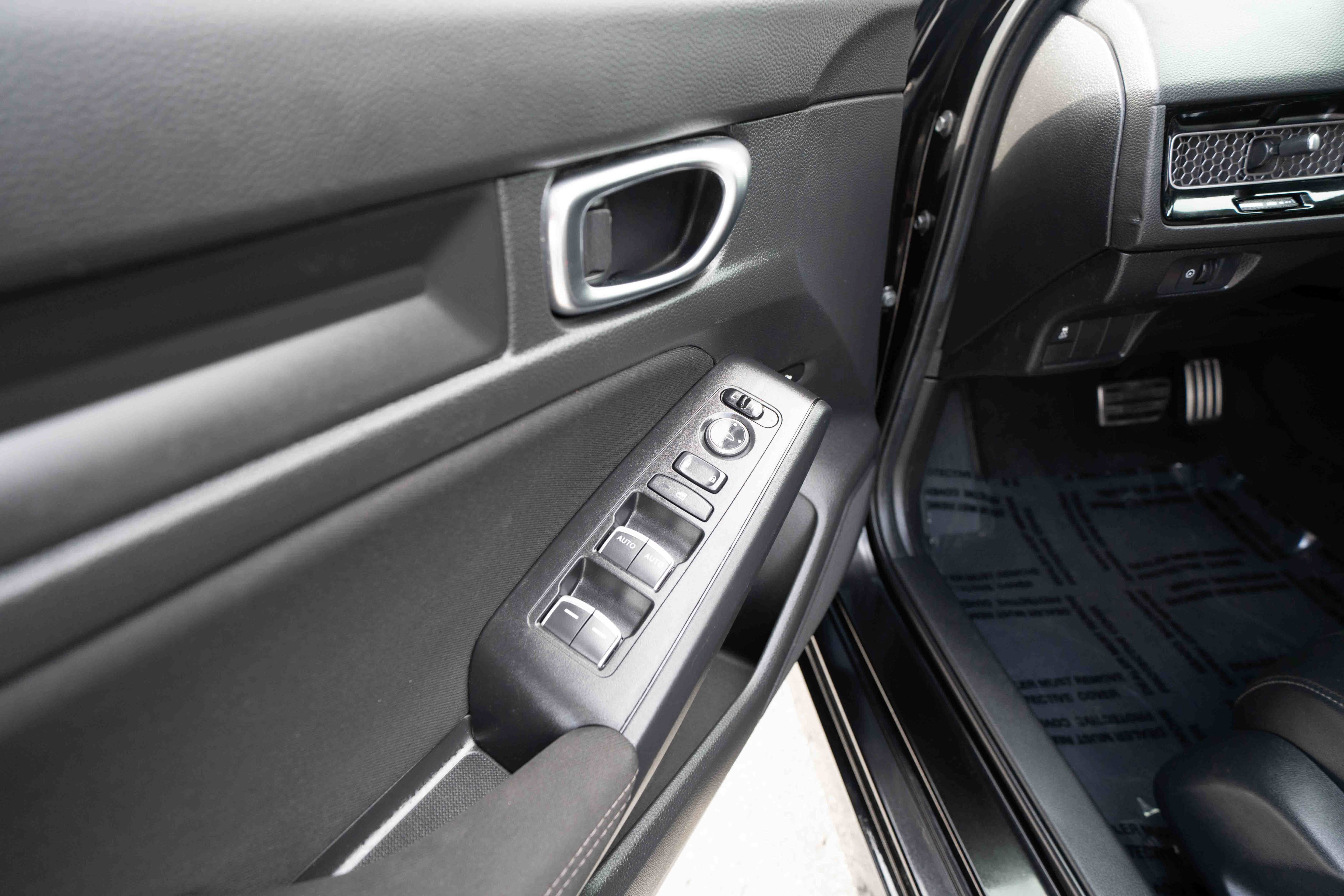 Used 2025 Honda Civic Sport image 7