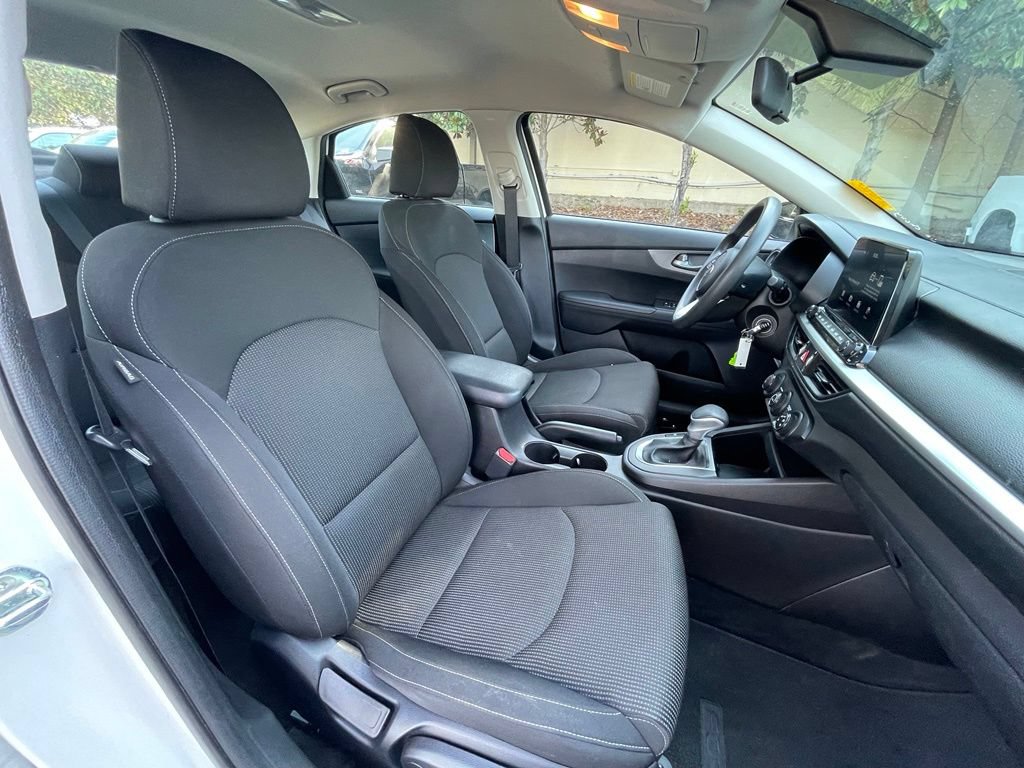 Used 2021 Kia Forte LXS FWD image 30