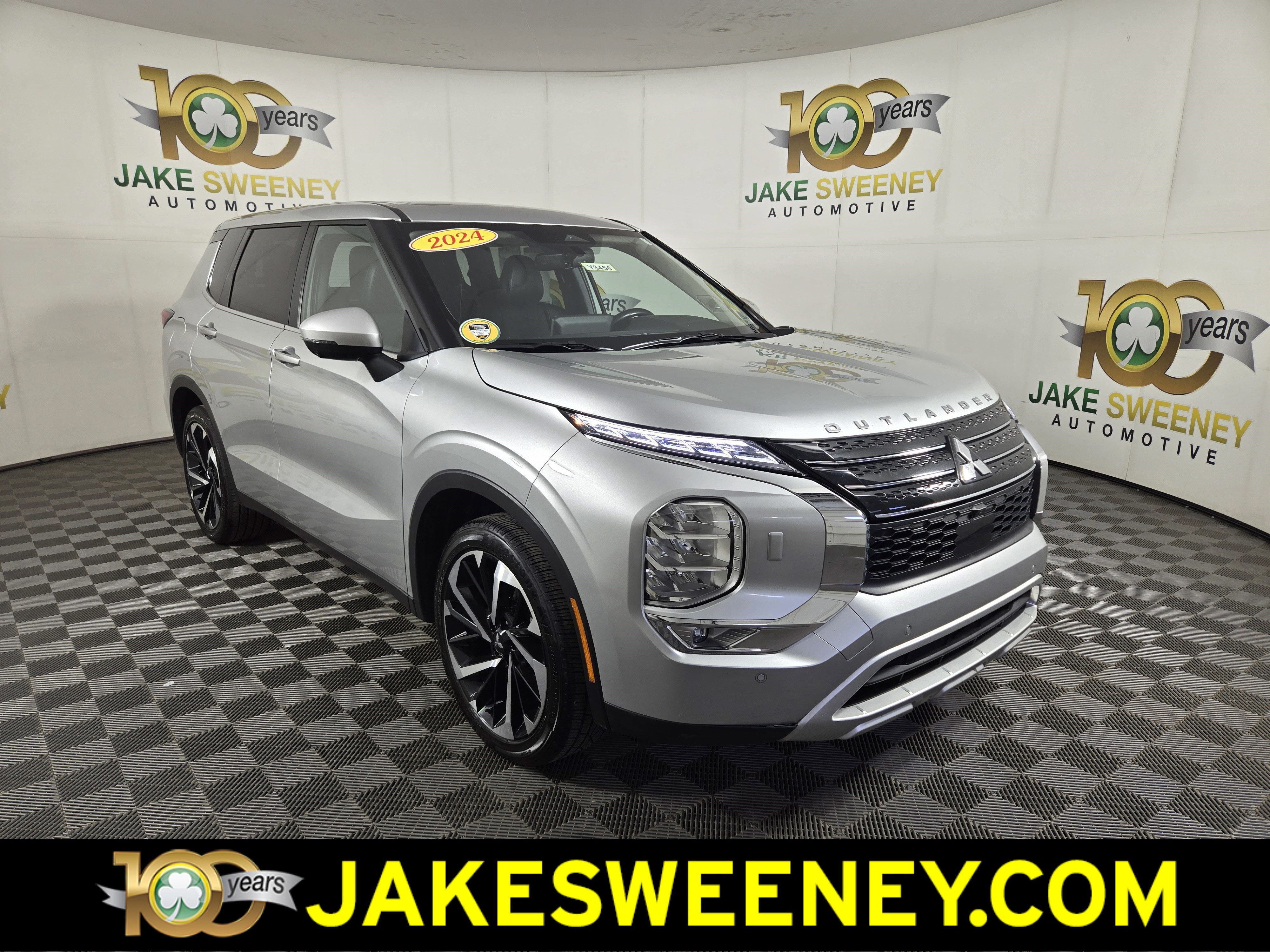 Used 2024 Mitsubishi Outlander SE AWD/4WD image 1