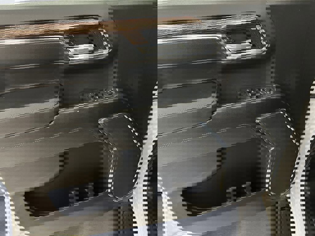 Used 2024 GMC Sierra 1500 Elevation AWD/4WD image 12