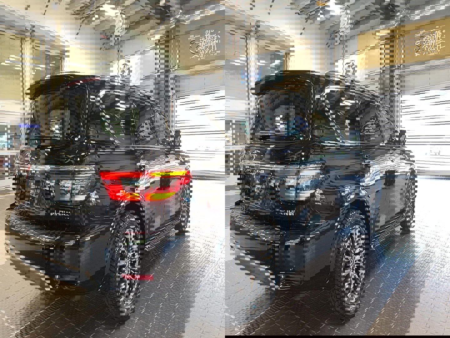 Used 2024 Nissan Armada Platinum w/ Captain's Chairs Package image 22