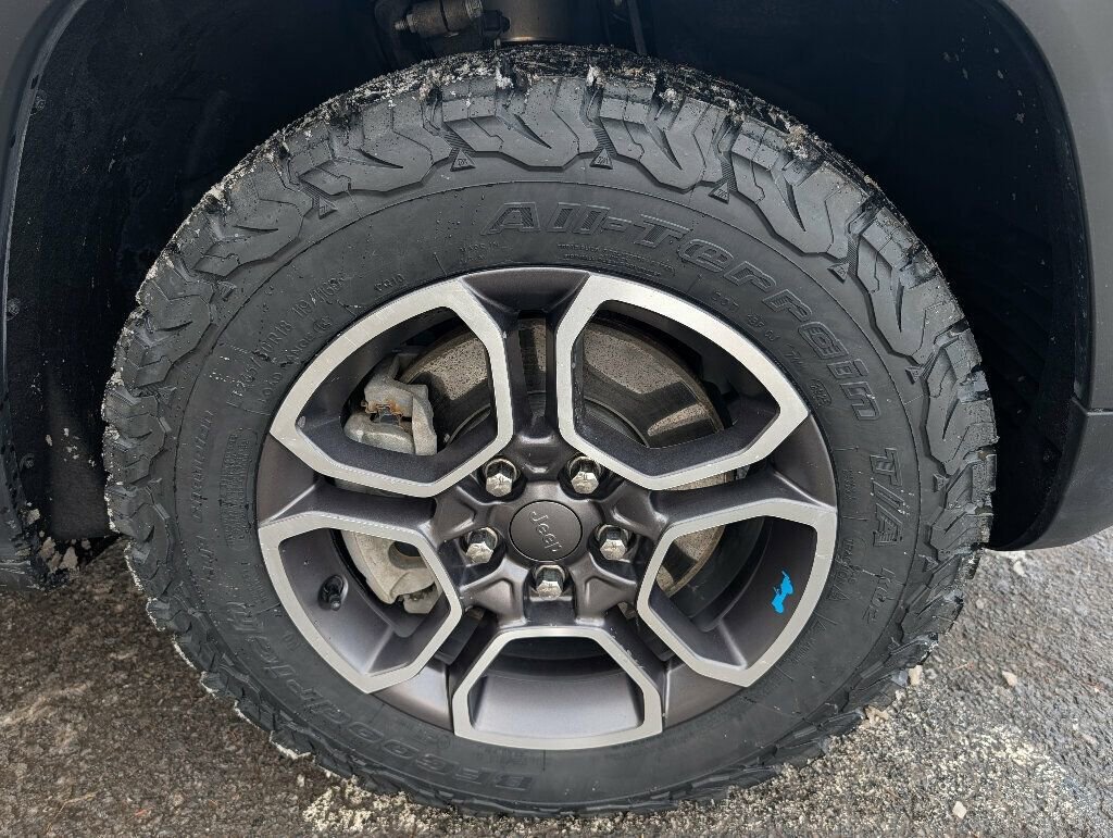 Used 2022 Jeep Grand Cherokee Trailhawk w/ Advanced Protech Group II image 18