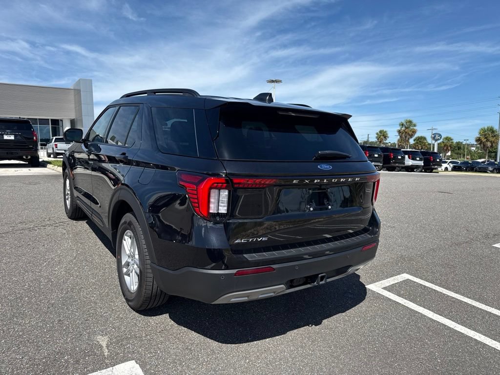 Used 2026 Ford Explorer Active w/ Active Comfort Package RWD image 3
