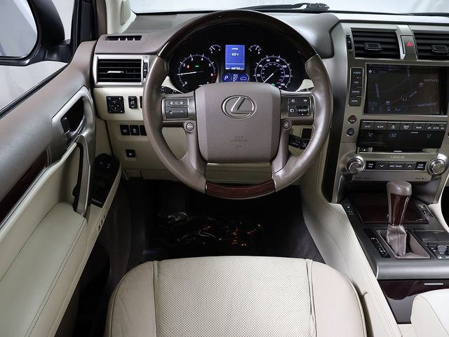 Used 2019 Lexus GX 460 Premium w/ Premium Package AWD/4WD image 17