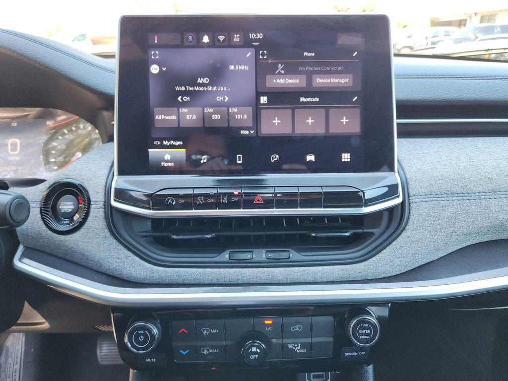 Used 2024 Jeep Compass Latitude image 20