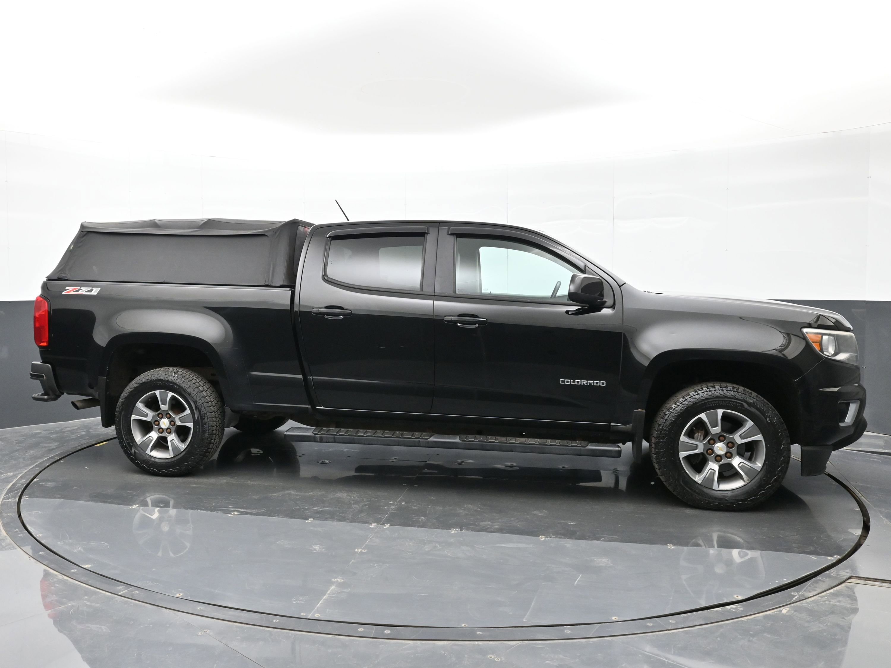 Used 2015 Chevrolet Colorado Z71 AWD/4WD image 9