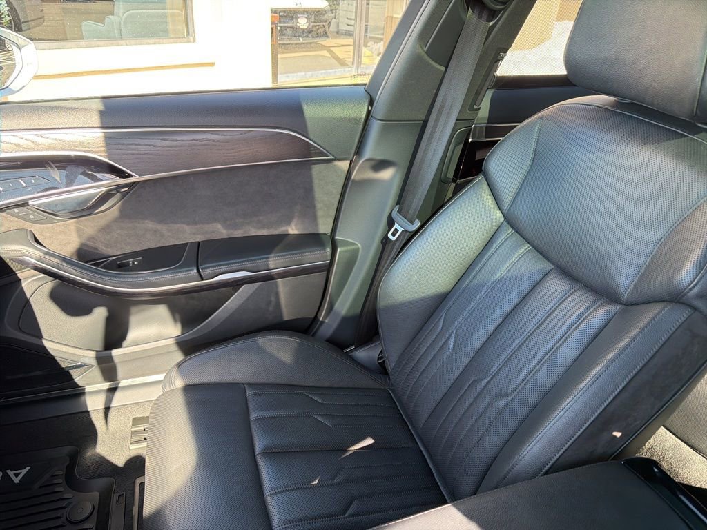 Used 2020 Audi A8 L 4.0T w/ Executive Package image 32