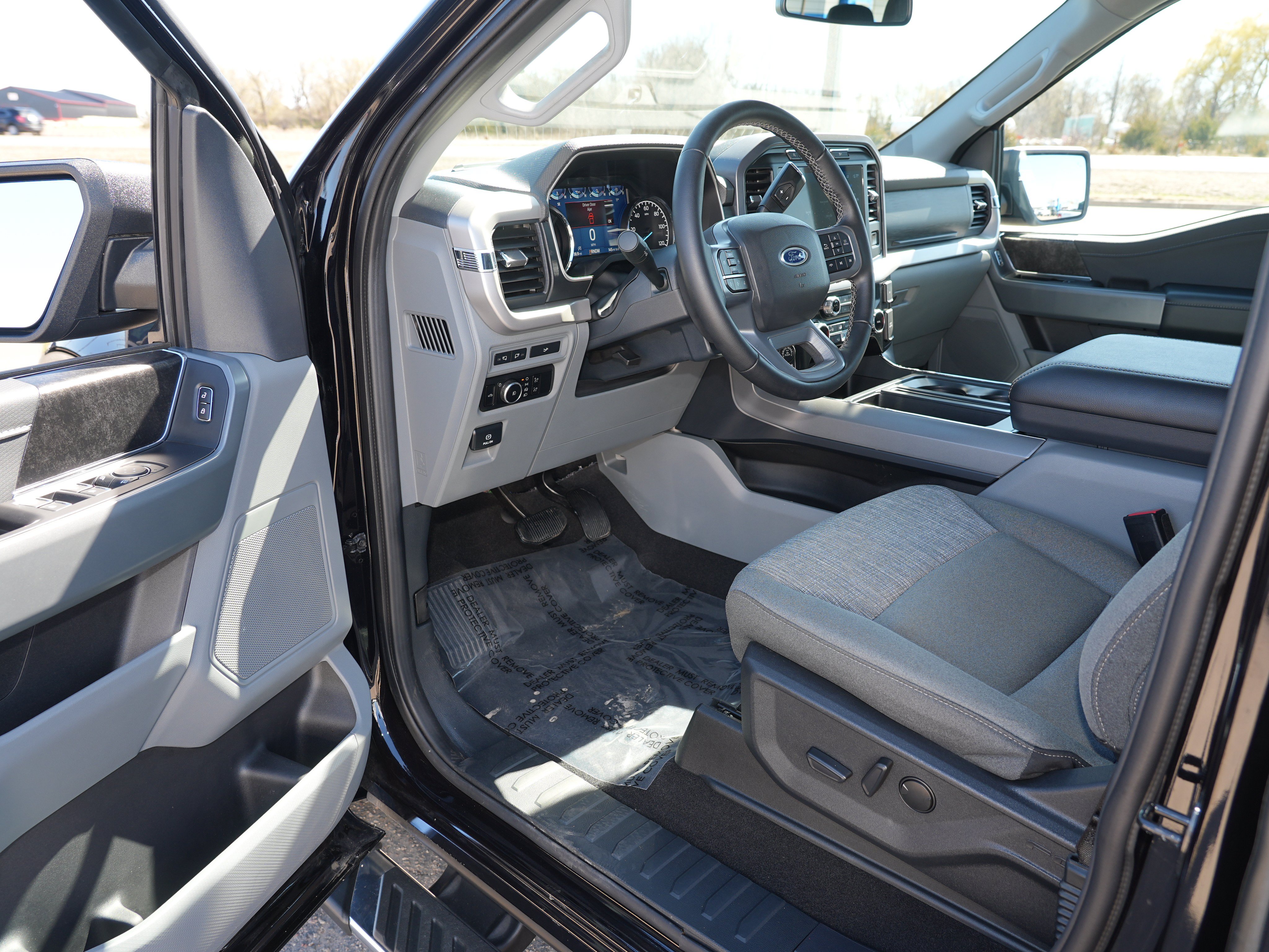 Used 2023 Ford F150 4x4 SuperCrew image 15