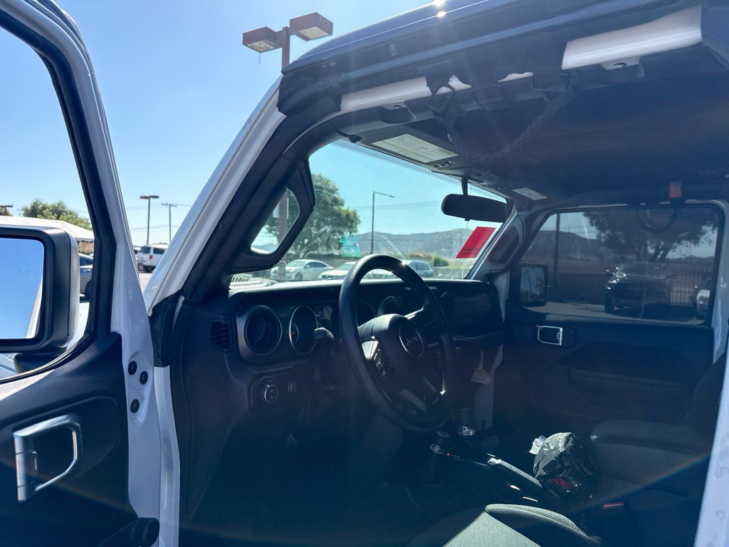 Used 2023 Jeep Gladiator Sport AWD/4WD image 13