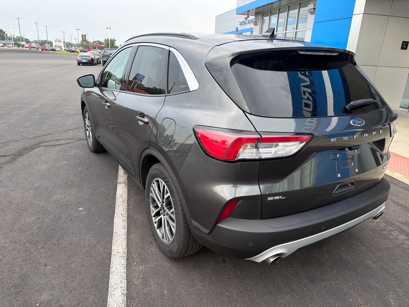 Used 2020 Ford Escape SEL FWD image 2
