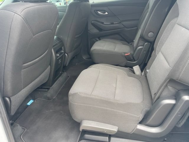 Used 2023 Chevrolet Traverse LT FWD image 16