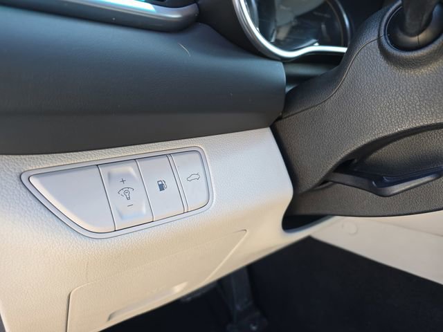 Used 2023 Genesis G70 2.0T image 29