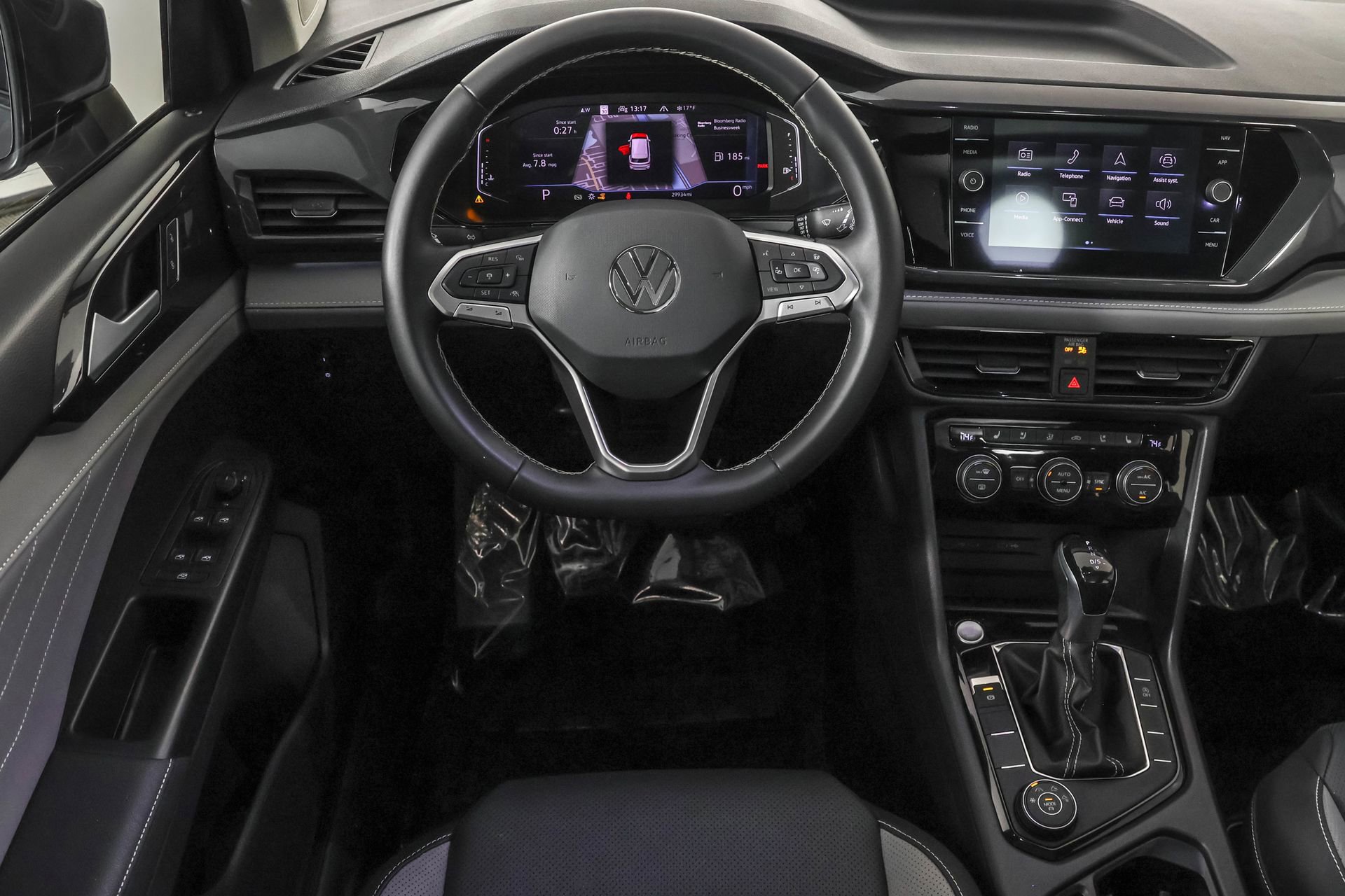 Used 2024 Volkswagen Taos SEL image 39