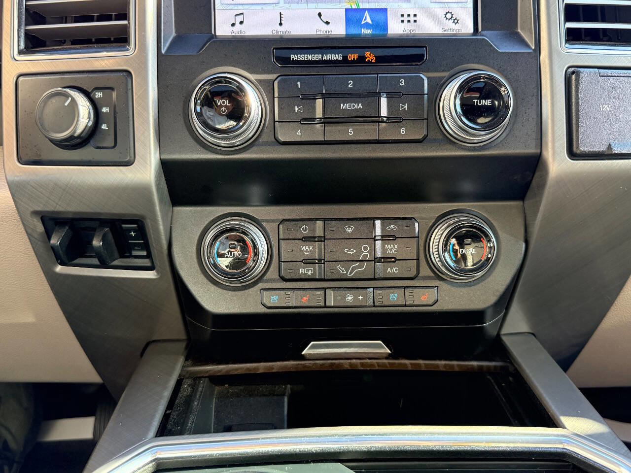 Used 2019 Ford F450 Limited image 27