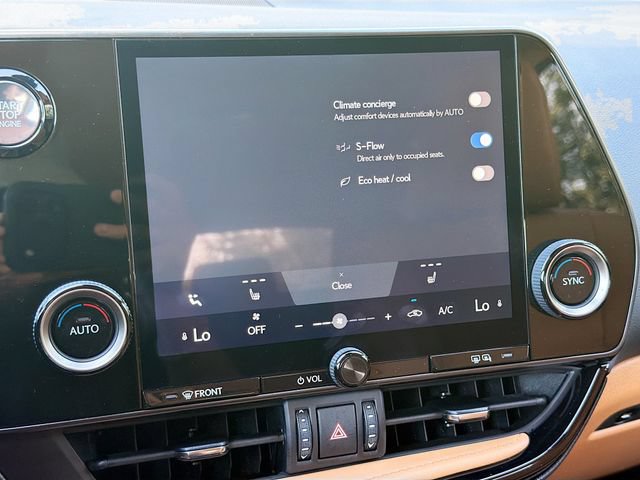 Used 2025 Lexus NX 250 FWD w/ Towing Package (2000 Lbs) image 33