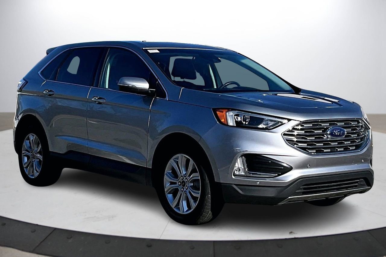 Used 2024 Ford Edge Titanium image 2