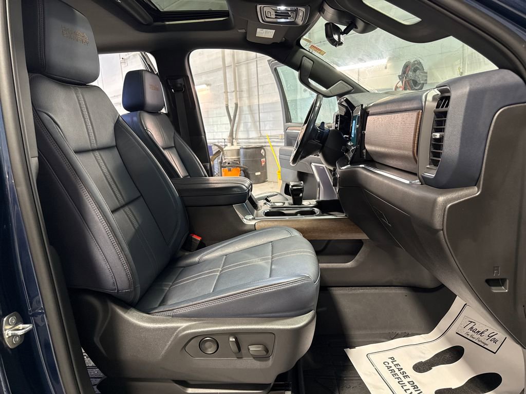 Used 2023 Chevrolet Silverado 1500 High Country w/ High Country Premium Package AWD/4WD image 35
