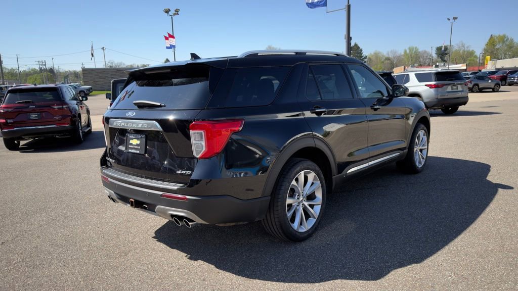 Used 2022 Ford Explorer Platinum w/ Equipment Group 601A AWD/4WD image 6