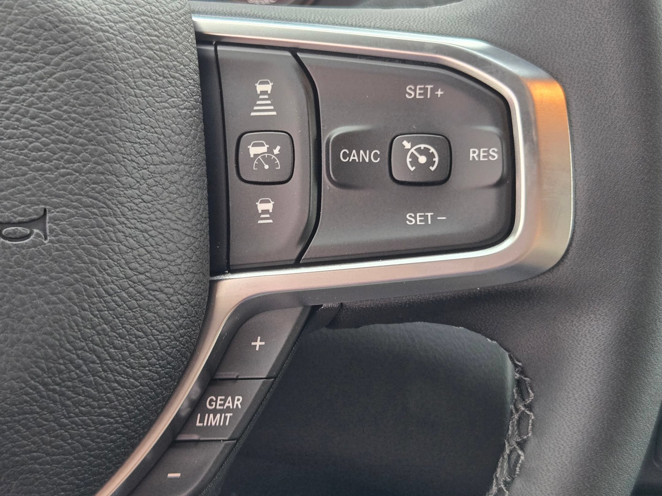 New 2026 RAM 2500 Big Horn AWD/4WD image 25