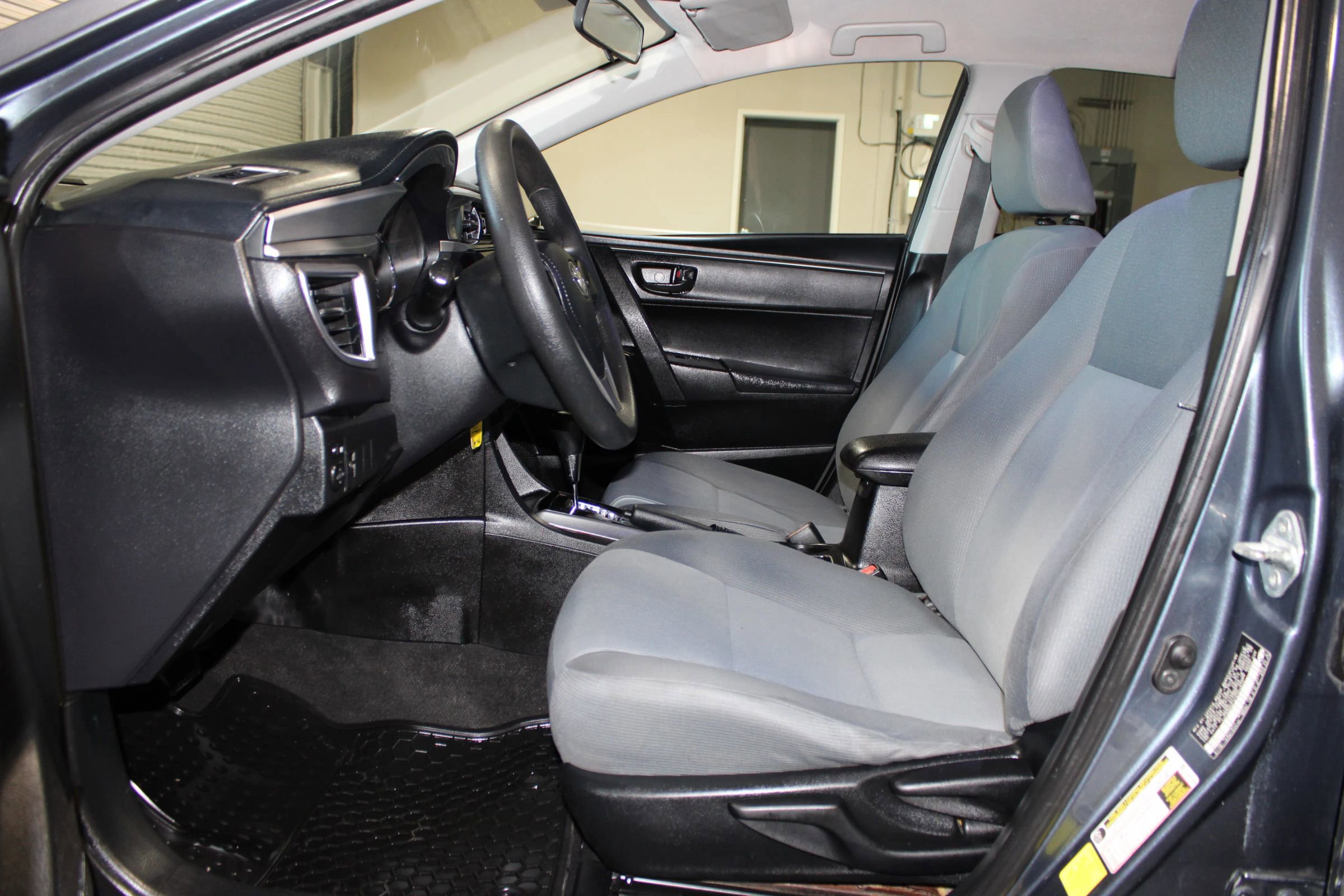 Used 2015 Toyota Corolla L FWD image 8