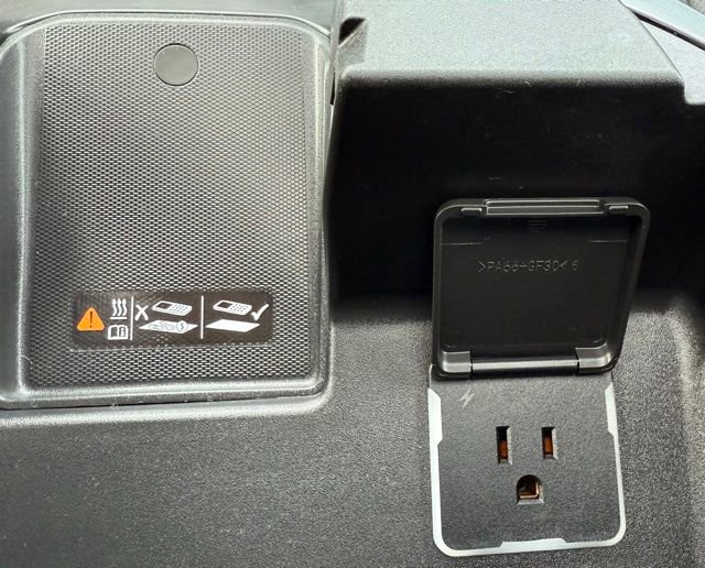 Used 2025 Chevrolet Silverado 2500 High Country w/ Technology Package image 35