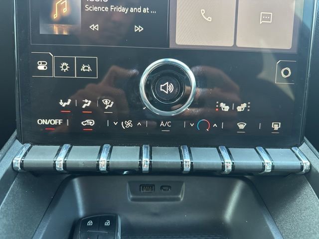 Used 2025 GMC Terrain Elevation image 28