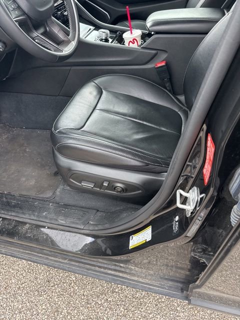 Used 2023 Jeep Grand Cherokee Limited w/ Luxury Tech Group II image 6