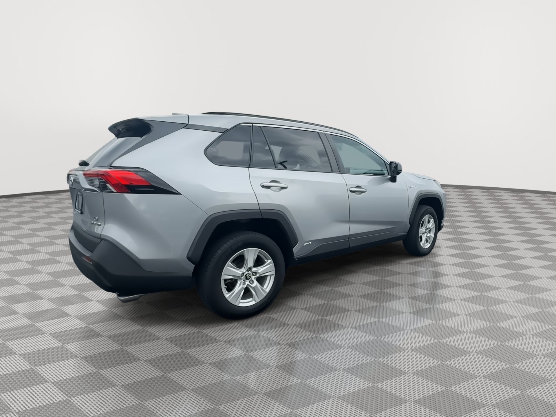 Used 2021 Toyota RAV4 LE AWD/4WD image 8