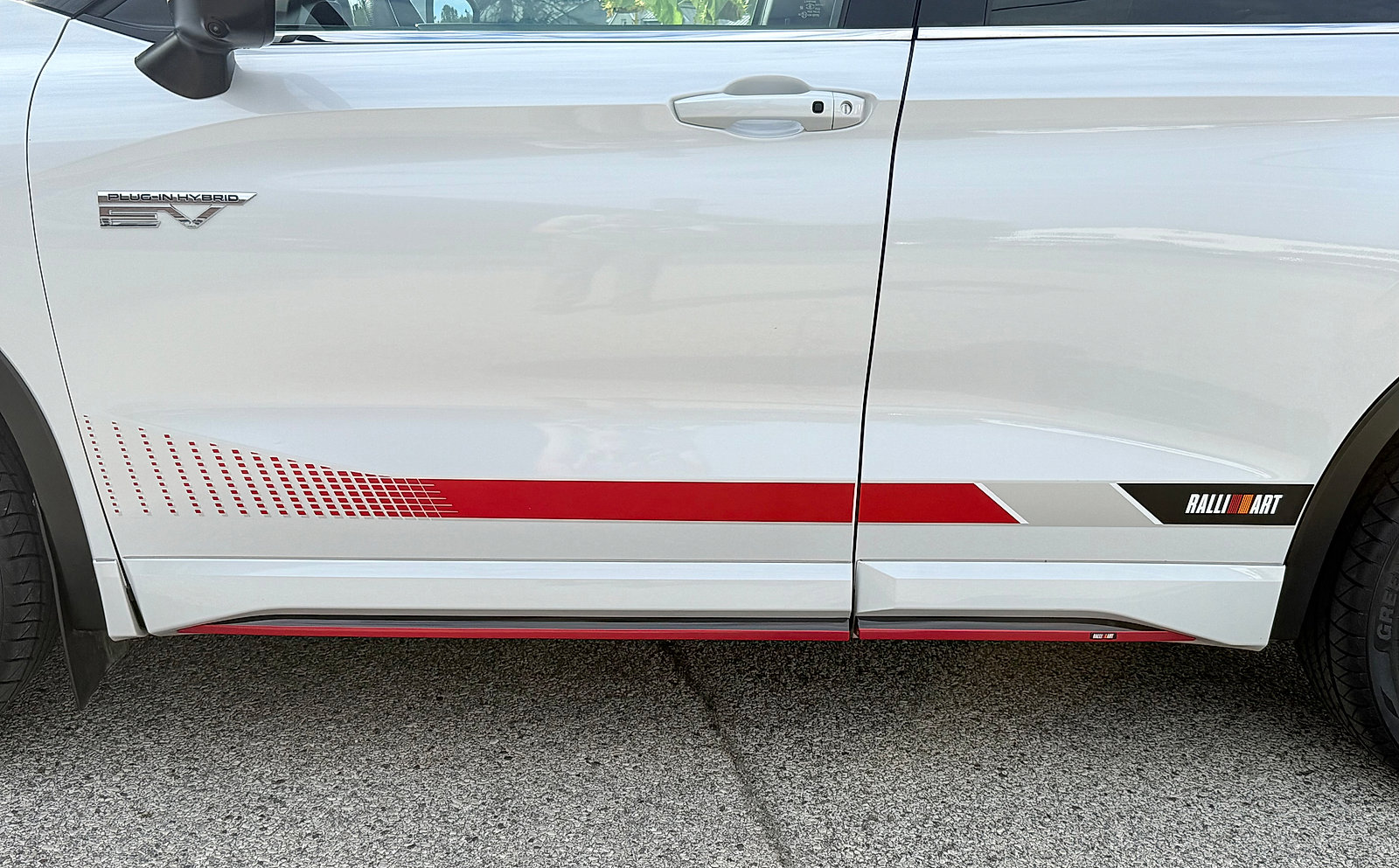 Used 2024 Mitsubishi Outlander Ralliart image 12