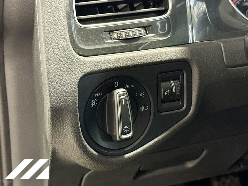 Used 2018 Volkswagen Golf SE FWD image 10