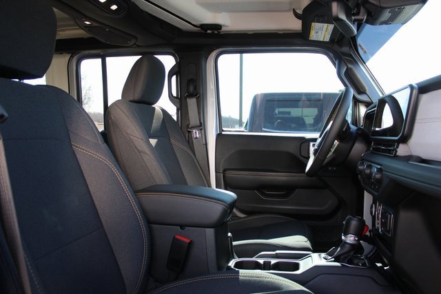 Used 2024 Jeep Wrangler Sahara w/ Technology Group image 24