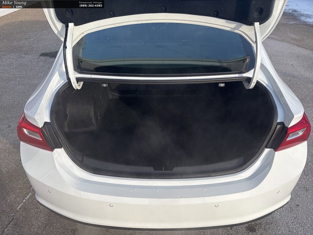 Used 2024 Chevrolet Malibu LT image 9