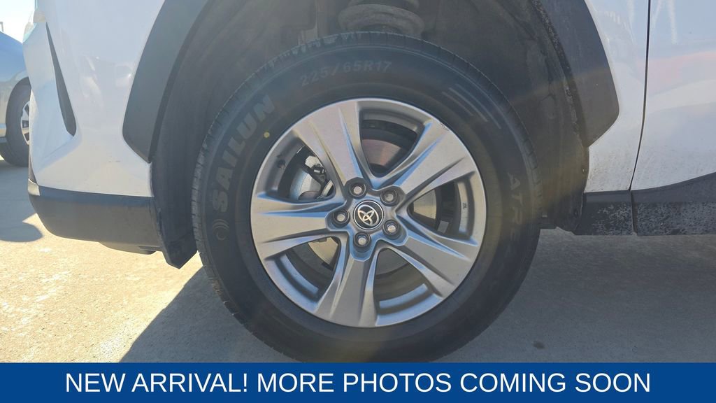 Used 2025 Toyota RAV4 XLE image 10