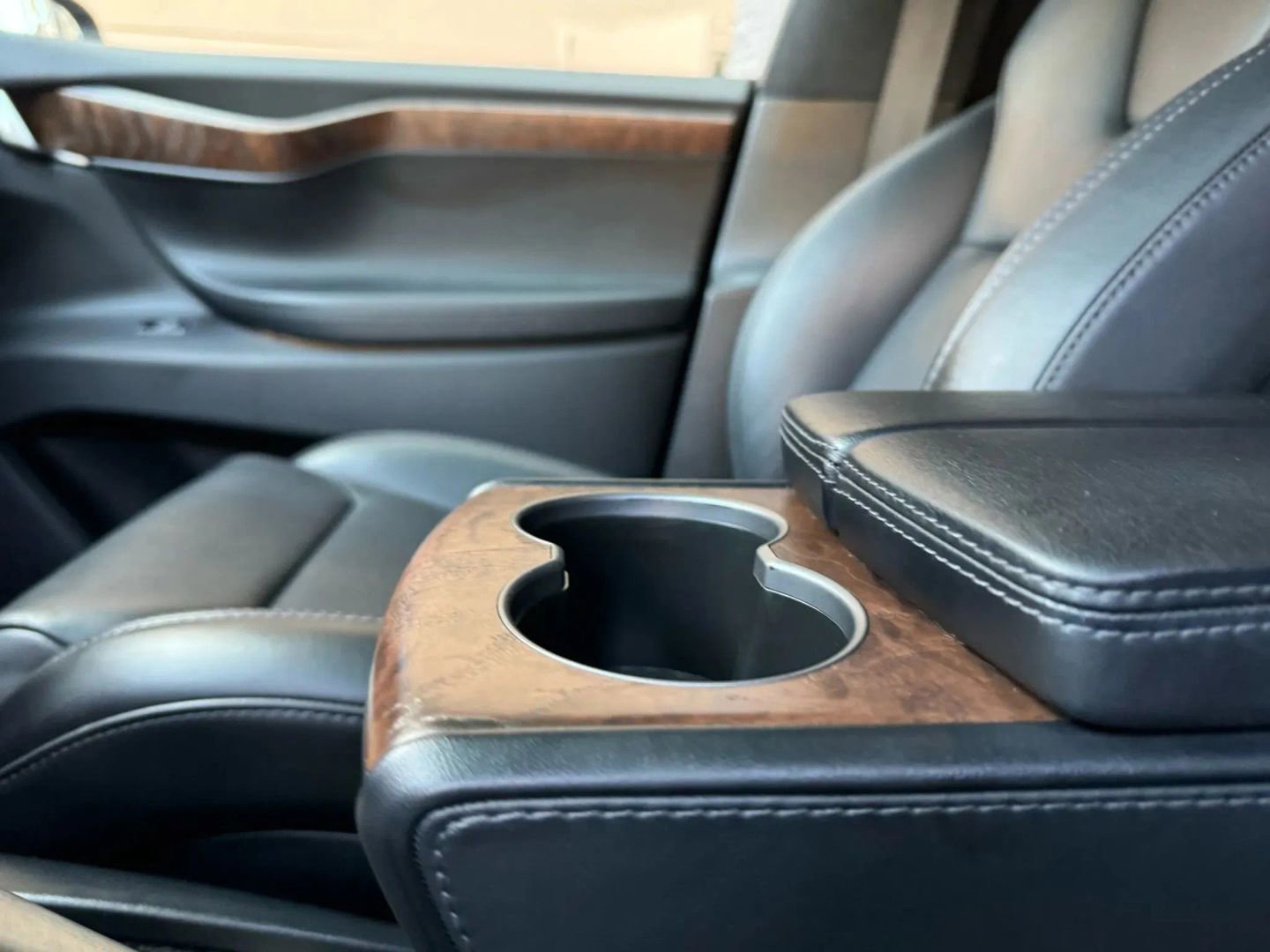 Used 2018 Tesla Model X 75D image 30