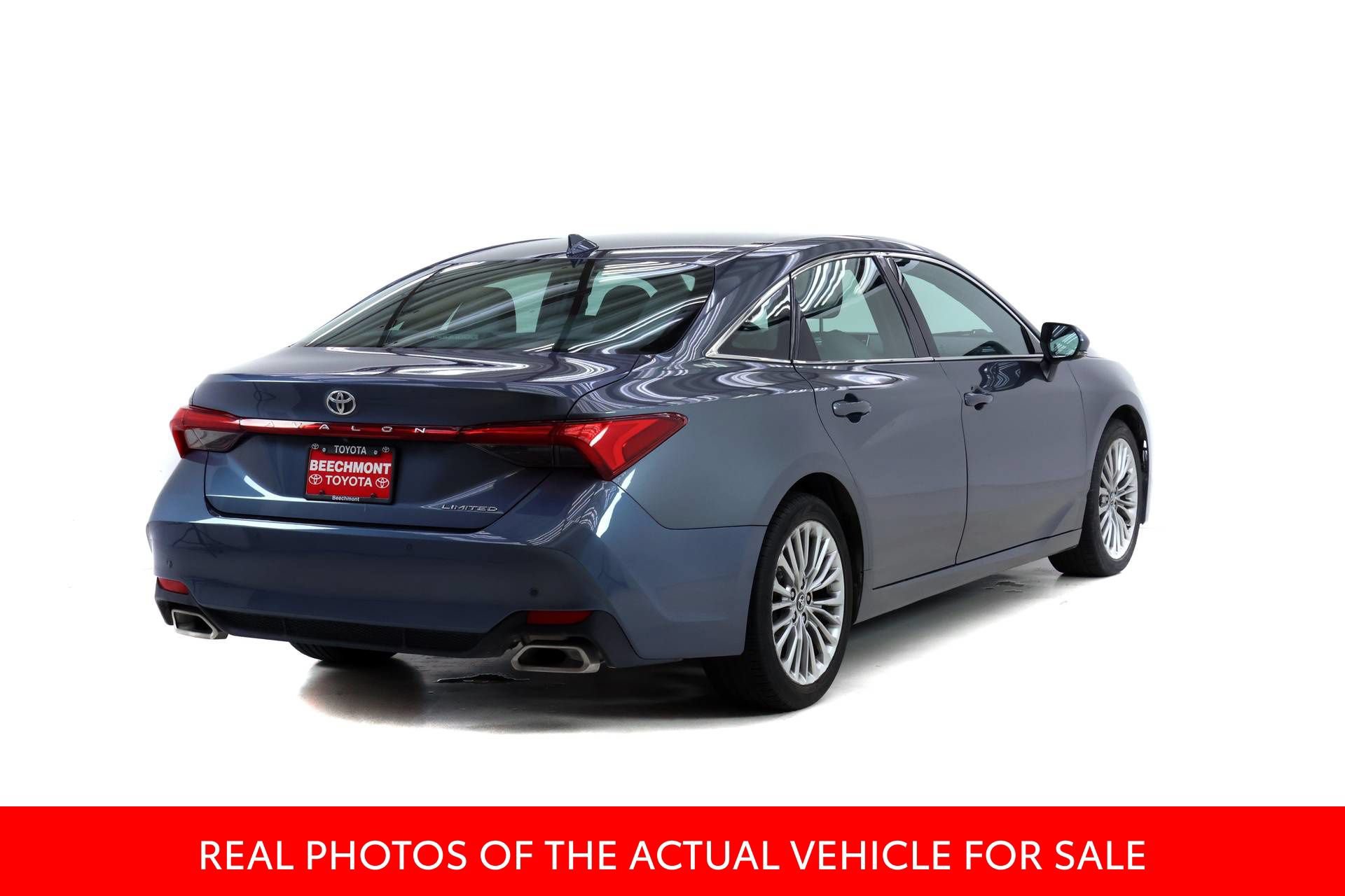 Certified 2019 Toyota Avalon Limited w/ Advanced Safety Package FWD image 2