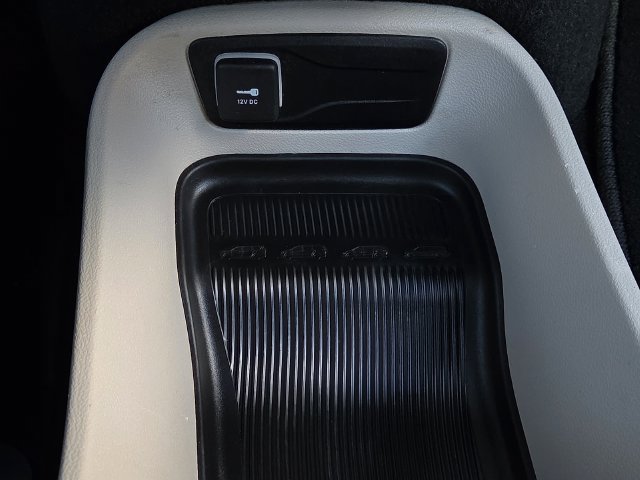Used 2024 Chrysler Pacifica Touring-L FWD image 20