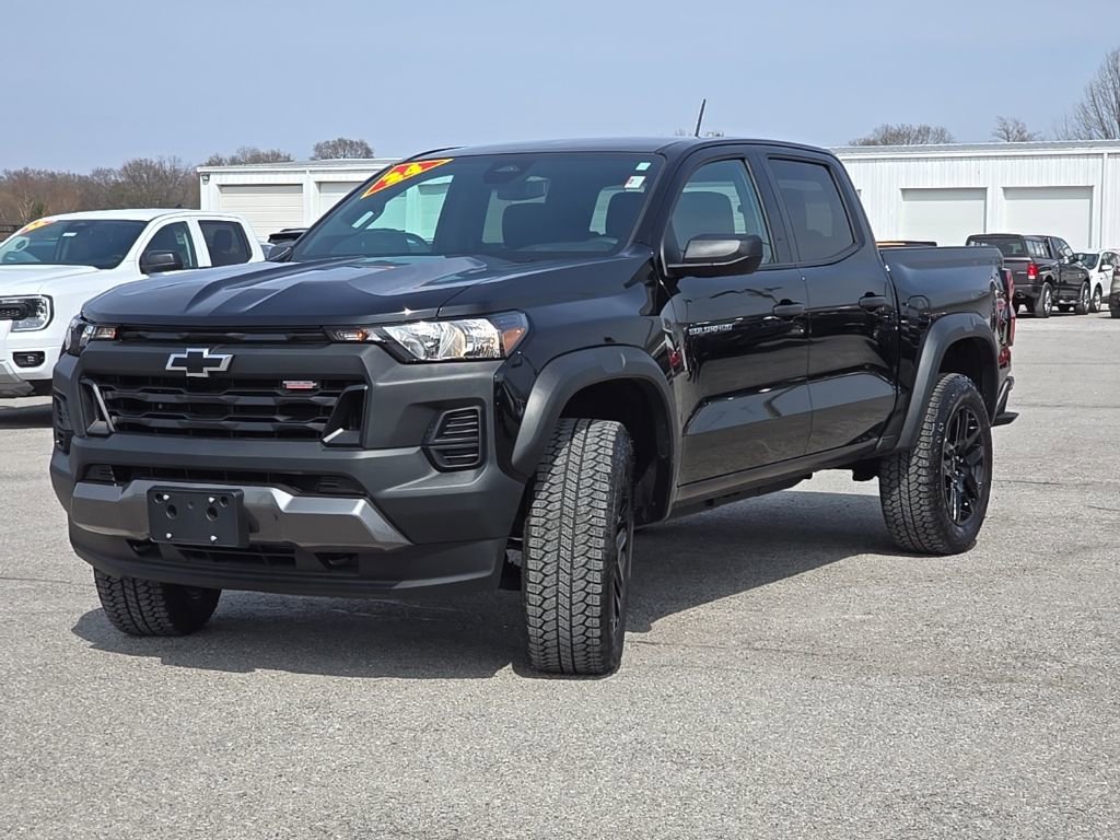 Used 2024 Chevrolet Colorado Trail Boss image 3