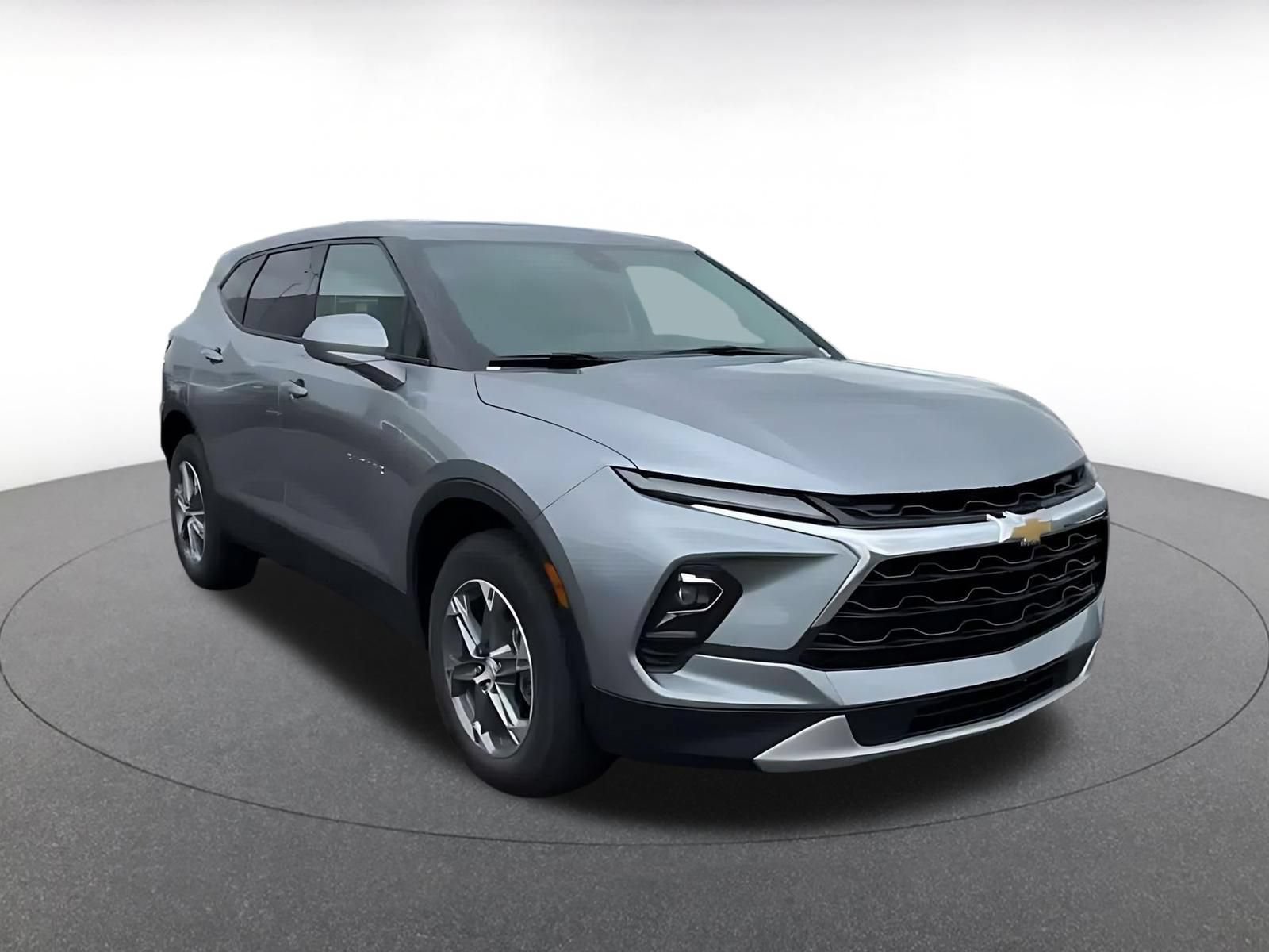 Used 2026 Chevrolet Blazer LT FWD image 3
