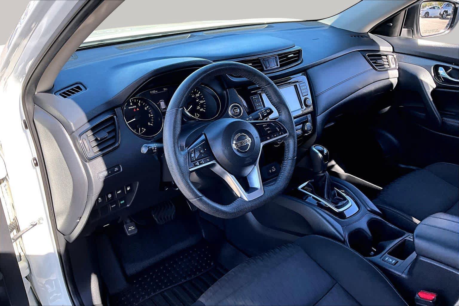 Used 2019 Nissan Rogue SV FWD image 17