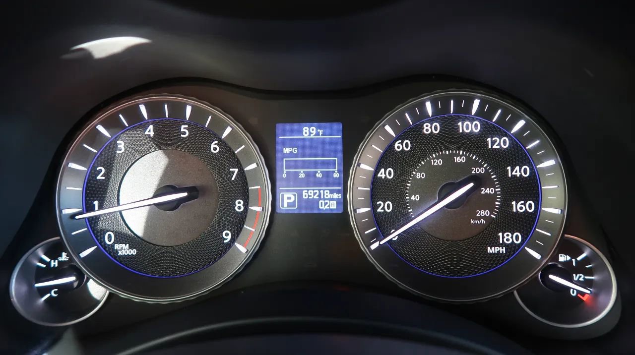 Used 2017 INFINITI Q70 3.7 image 37