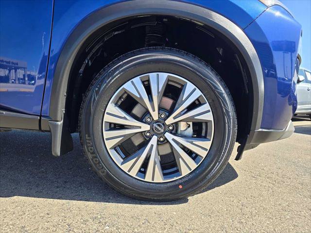 Used 2023 Nissan Rogue SV FWD image 9