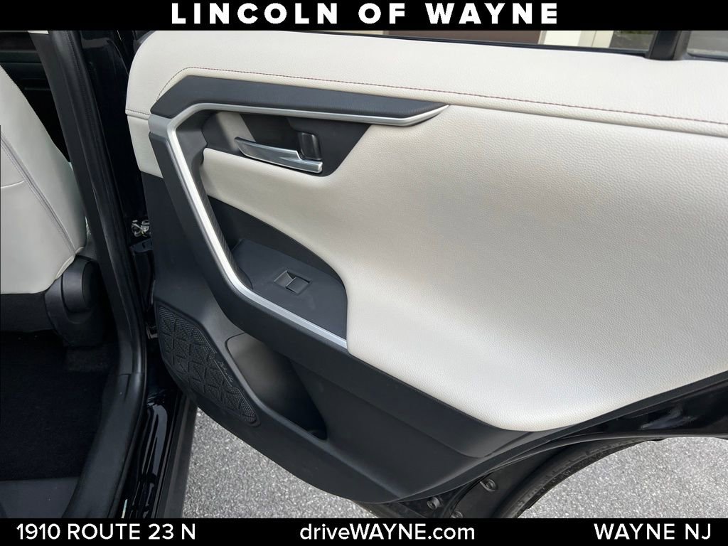 Used 2019 Toyota RAV4 Limited w/ Carpet Mat Package image 19