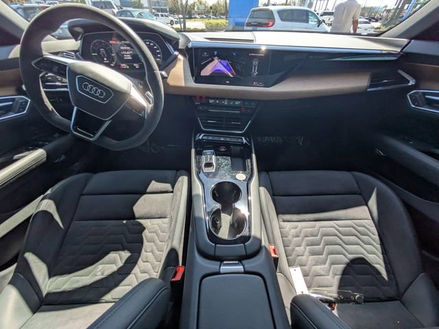 Used 2023 Audi e-tron GT Premium Plus image 11