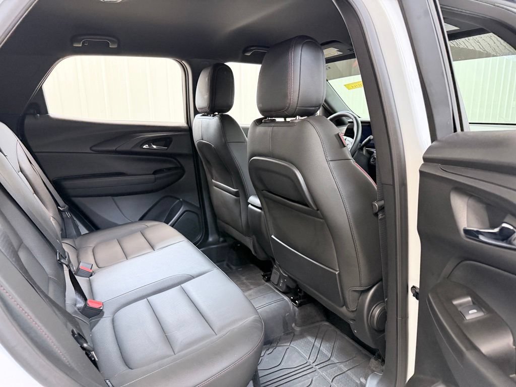Used 2025 Chevrolet TrailBlazer RS w/ Convenience Package AWD/4WD image 32