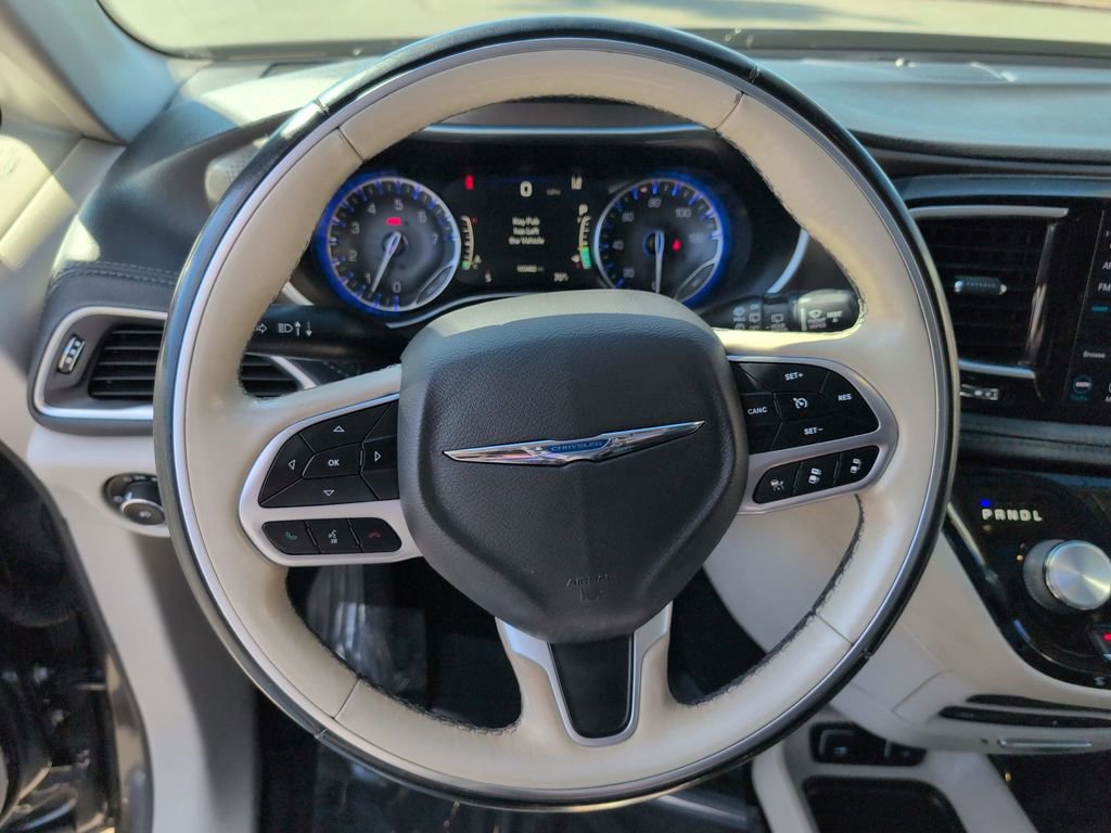 Certified 2018 Chrysler Pacifica Limited w/ Tire & Wheel Group image 16