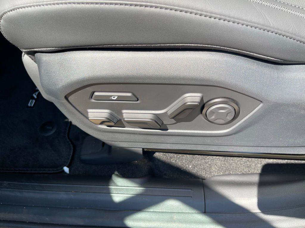 New 2025 Hyundai Santa Fe Calligraphy w/ Tow & Go Package AWD/4WD image 19