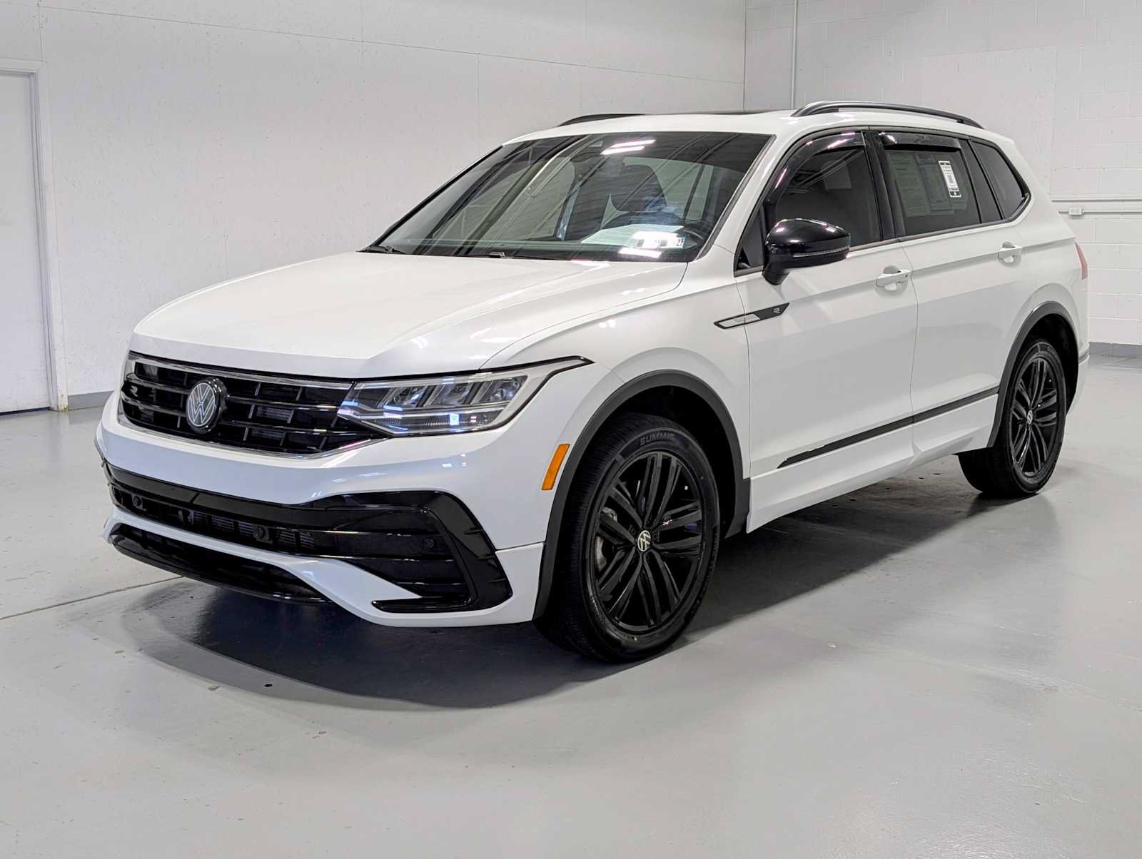 Used 2022 Volkswagen Tiguan SE R-Line